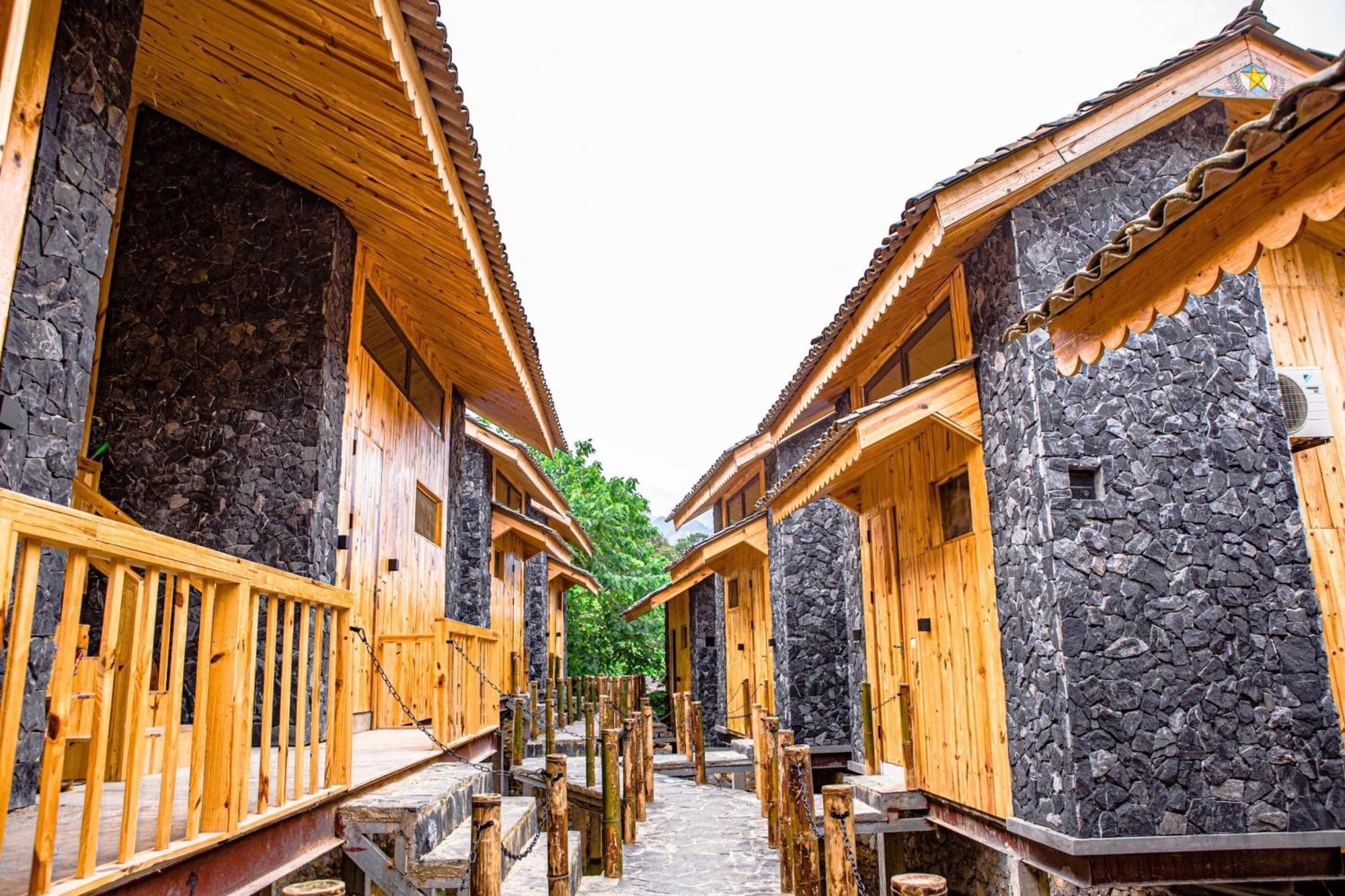 Làng Cac Chien'S Lodge Du Gia المظهر الخارجي الصورة