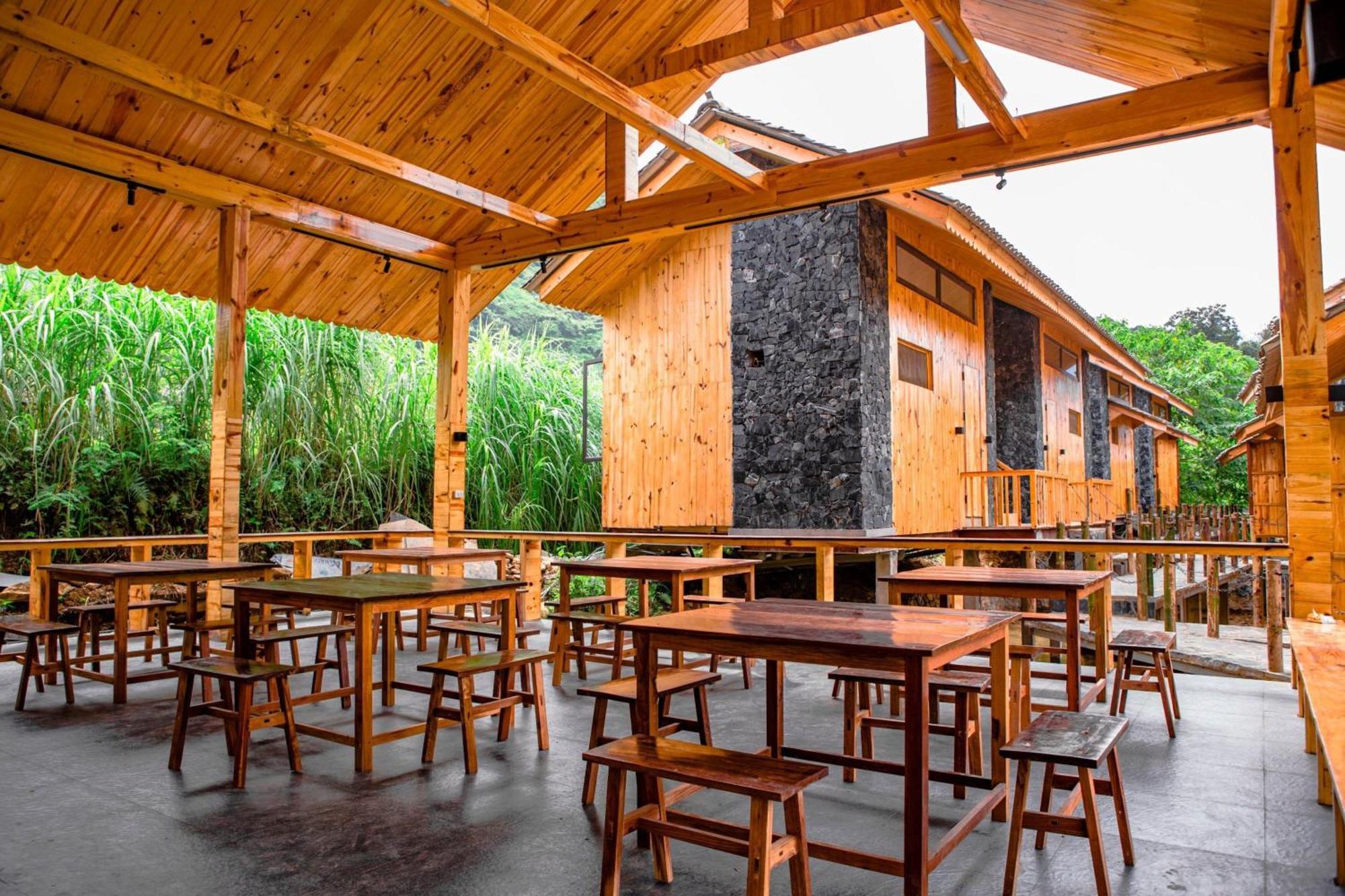Làng Cac Chien'S Lodge Du Gia المظهر الخارجي الصورة